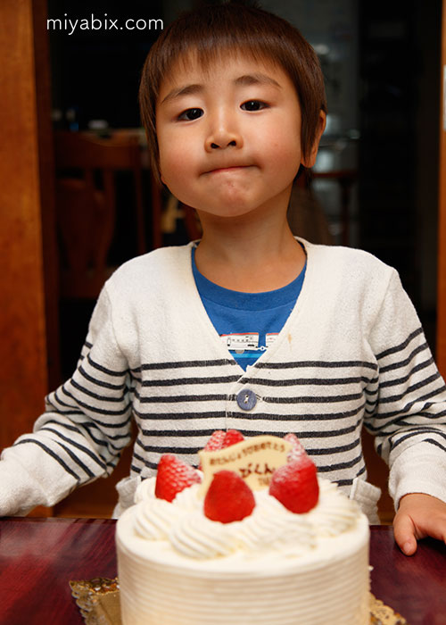 お誕生日,バースデー,４歳,ケーキ,雅